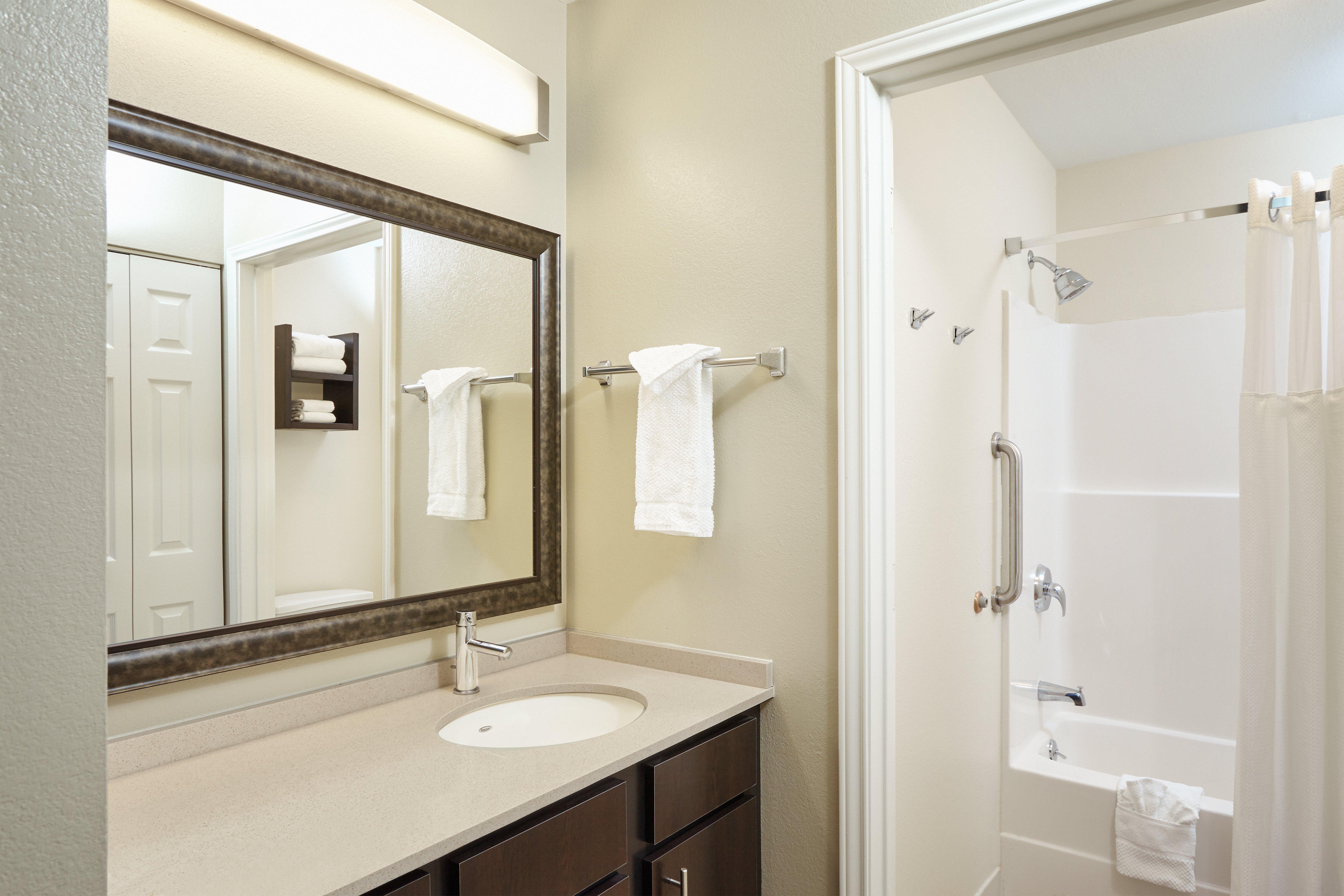 Staybridge Suites Lincolnshire By Ihg Екстериор снимка
