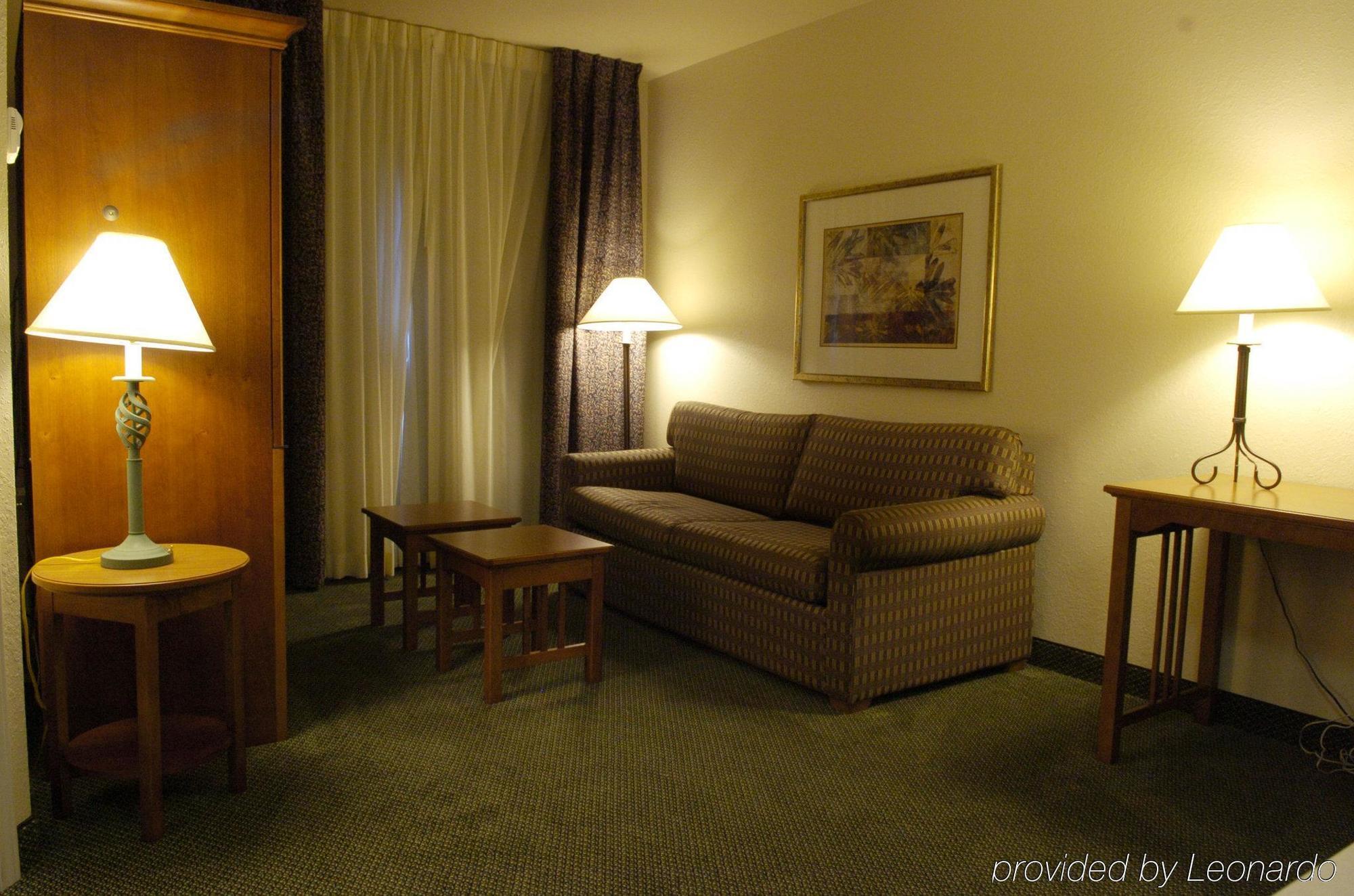 Staybridge Suites Lincolnshire By Ihg Екстериор снимка