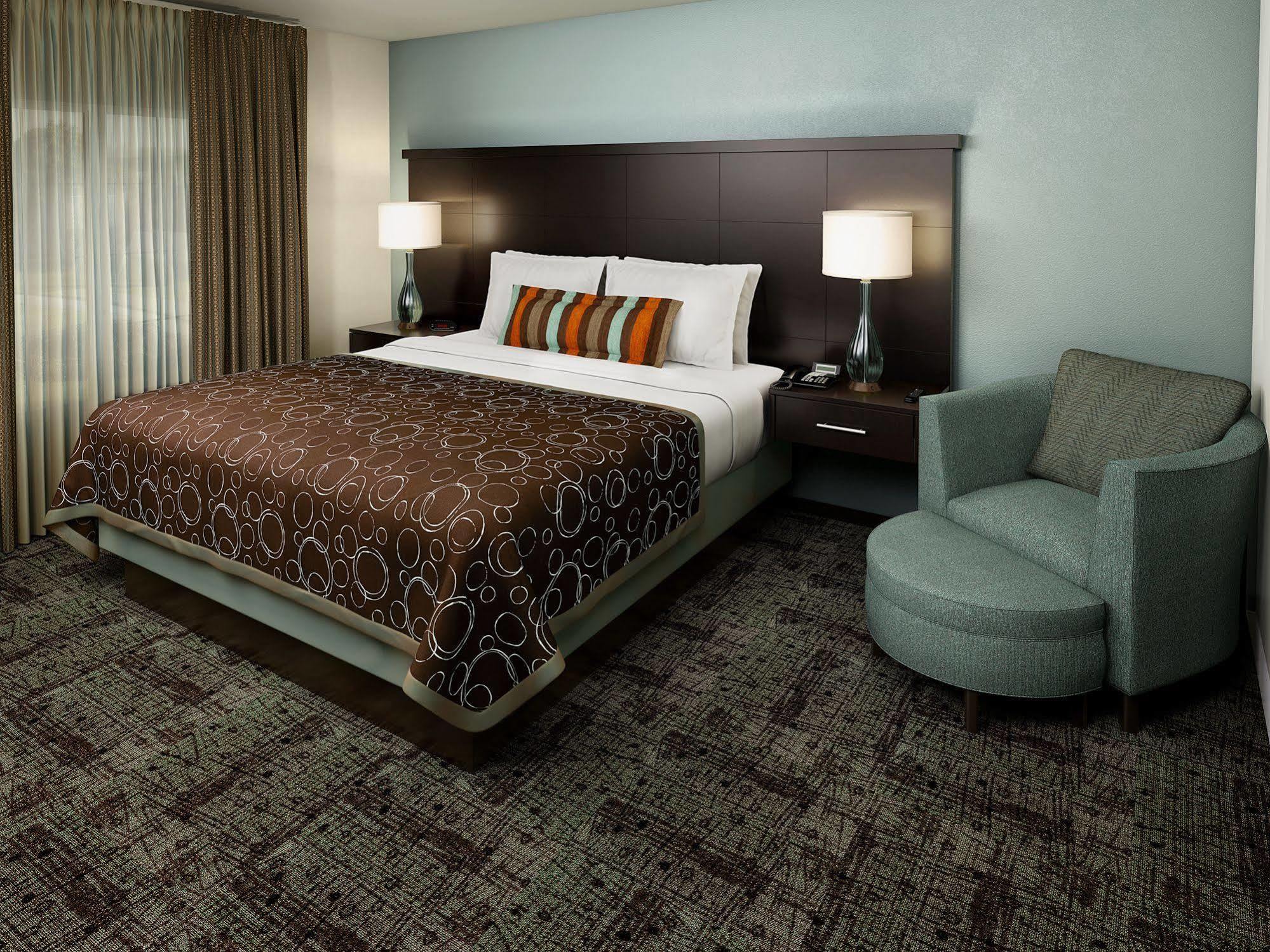 Staybridge Suites Lincolnshire By Ihg Екстериор снимка