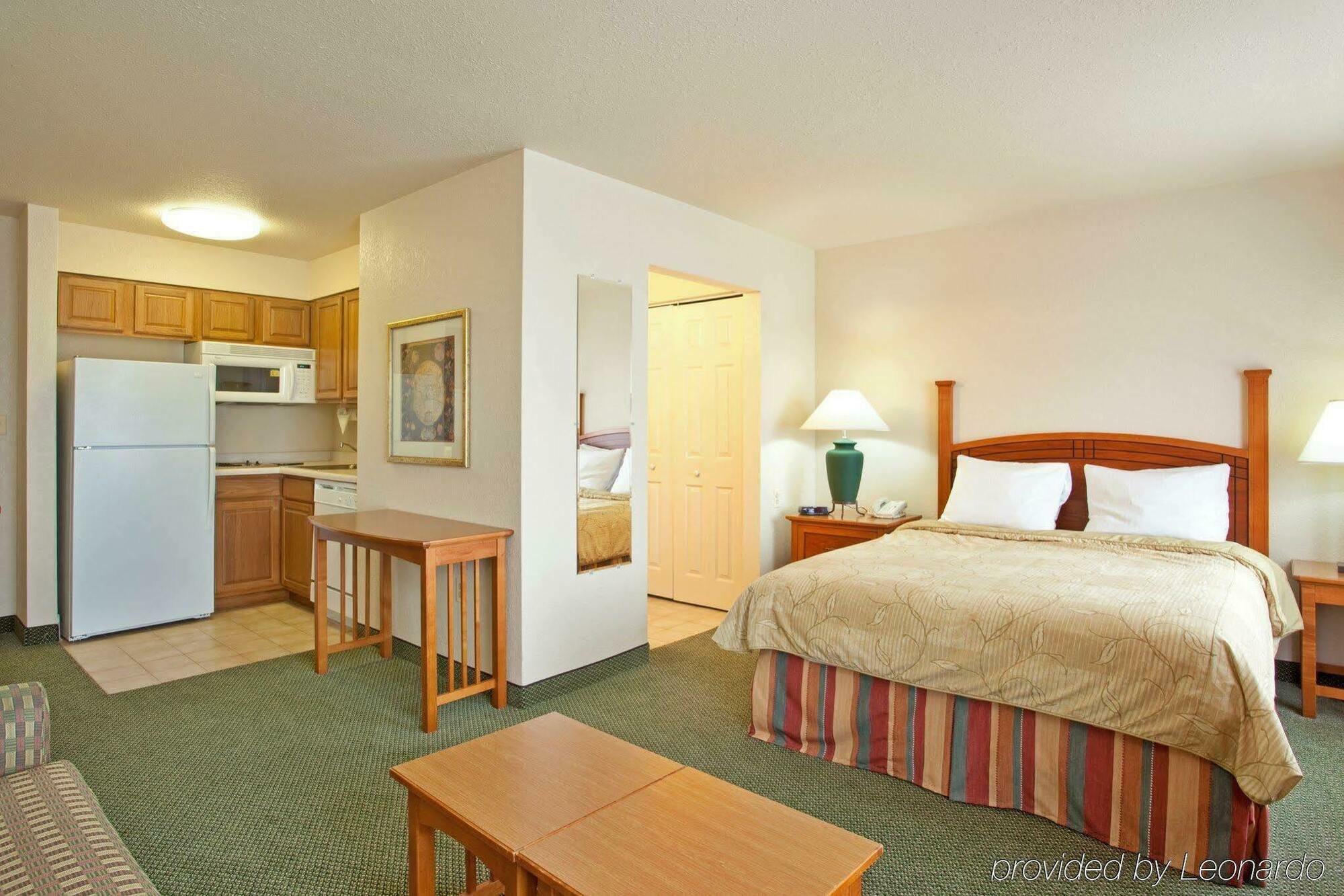 Staybridge Suites Lincolnshire By Ihg Екстериор снимка